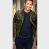 Red-Notice-Ryan-Reynolds-Green-Jacket