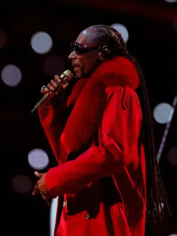 Snoop Dogg Halftime Show Red Fur Coat